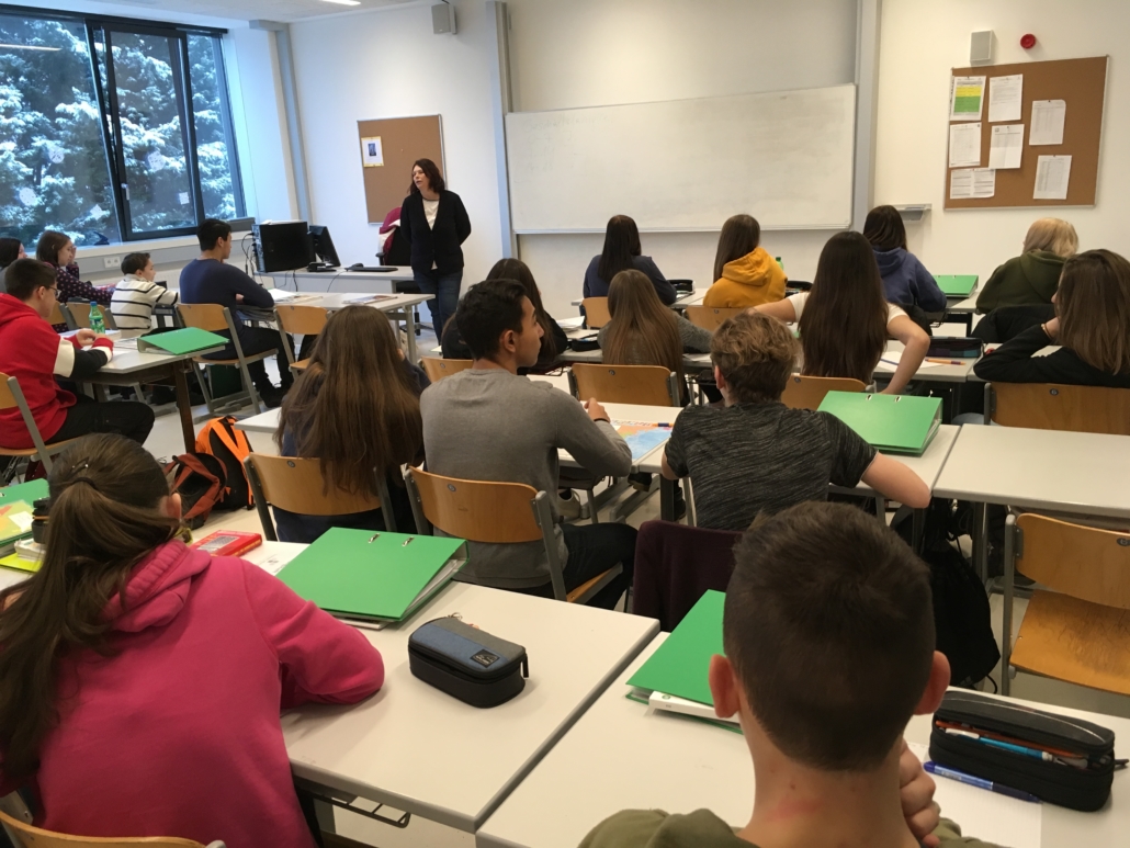 Kundigung In Kurzarbeit Arbeiterkammer Hainburg Kampft Fur Arbeiterin Bruck An Der Leitha